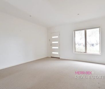 “Stylish Street-Front Townhouse Close to All Amenities” - Photo 6
