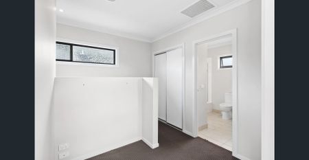 19 Balanada Close, Alfredton, Vic 3350 - Photo 2