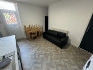 Tonge Moor Road, Bolton - Photo 2