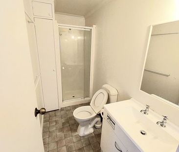 Charming 1BR Unit with Garden! - Photo 6