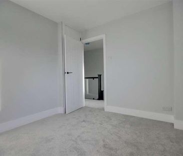 St. Helena Way, Portchester, PO16 - Photo 5