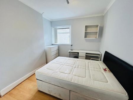 4 bedroom house share to rent - Photo 2