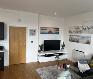 2 bedroom flat to rent - Photo 2