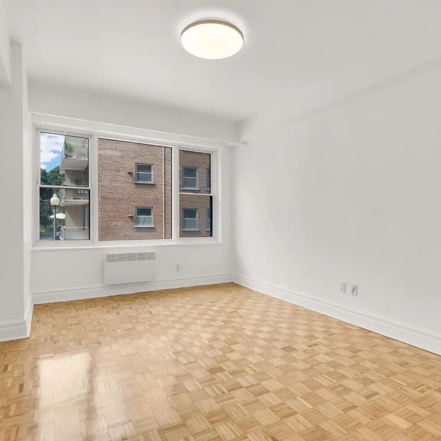 Westmount Place — 1 Bedroom Unit - Photo 1