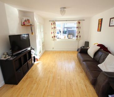 3 bedroom terraced house to rent - Photo 1