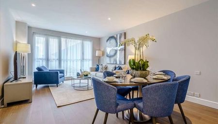 Luxury two-bedroom, two-bathroom apartment on the 4th floor of a prestigious waterfront development, offering stunning Canary Wharf views, premium furnishings and a private balcony. - Photo 3