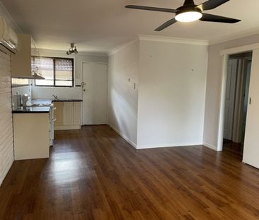 Two bedroom unit centrally located to Hospital, Tafe and Schools - Photo 1
