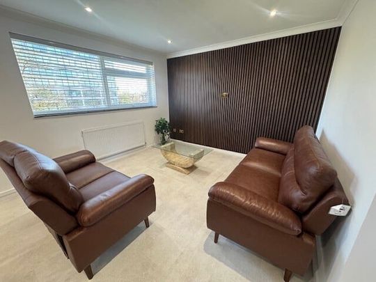 TouchwoodHallClose, SOLIHULL - Photo 1