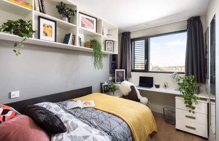 Medium Standard Double Ensuite - Photo 3