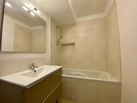 « AVIGNON EM - APPARTEMENT T3 DE 75.33M² » - Photo 3