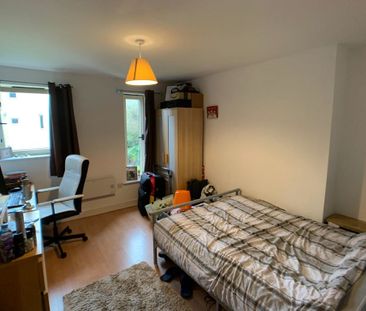 Fountayne House, Lawrence Square - P10023 - Photo 3