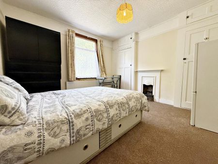 House share to rent - Photo 3