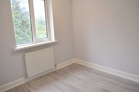 Deer Park Gardens, Mitcham, CR4 - Photo 5