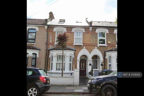 4 bedroom terraced house to rent - Photo 1