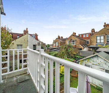 2 bedroom apartment to rent - Photo 6