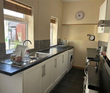 2 bedroom end of terrace house to rent - Photo 6