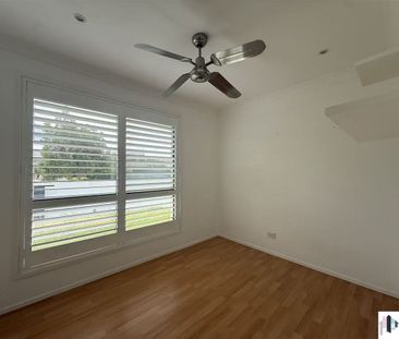 Spacious Family Home on a 719sqm Corner Block – 6-Month Lease Only!... - Photo 5
