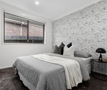 Modern Family Living in Strathmore Heights - Photo 5