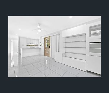 92 Stradbroke St, Runaway Bay, Qld 4216 - Photo 1