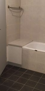 A LOUER - STUDIO AU CENTRE VILLE DE SALLANCHES - Photo 4