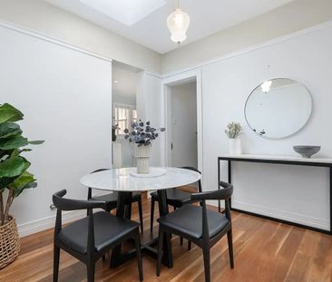 Charming 2 Bedroom Cottage in Balmain Village Location - Photo 2