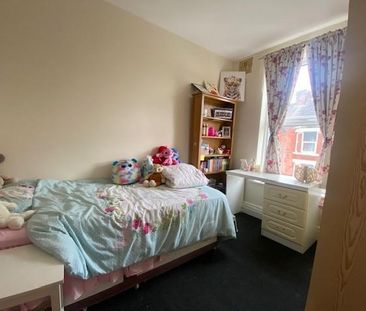 4 bedroom terraced house to rent - Photo 5