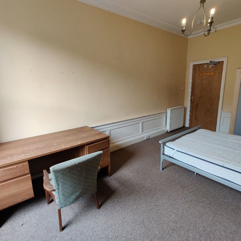 3 bedroom apartment to rent - Photo 1