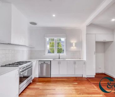 “Stylish Brentwood Character Home” - Photo 5