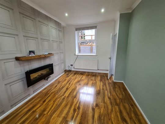 3 bedroom terraced house to rent - Photo 1