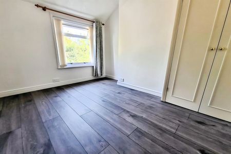 King Edward Avenue, SO16 - Photo 2