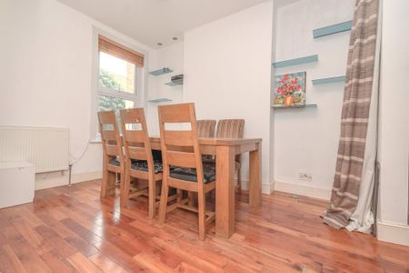 5 bedroom terraced house to rent - Photo 4