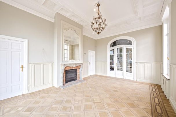 Quartier Montgomery : Somptueuse Maison rénovée de +/- 910 m² - 6 ch & 4 sdb - Photo 1