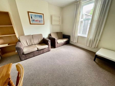 FOUR DOUBLE BEDROOM DETACHED HOUSE, WINTON P03607 - Photo 5