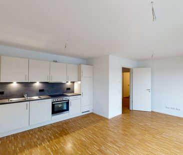Große Dachgeschosswohnung mit Einbauküche - Photo 4