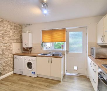 2 bedroom semi-detached house to rent - Photo 6