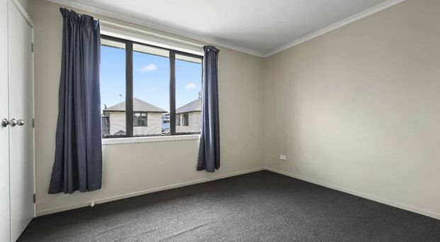 Walk to Uni! - Photo 1