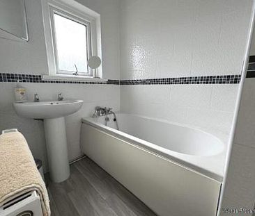 3 bedroom property to rent in Blackpool - Photo 4