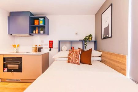 Studio - Essential - Photo 3