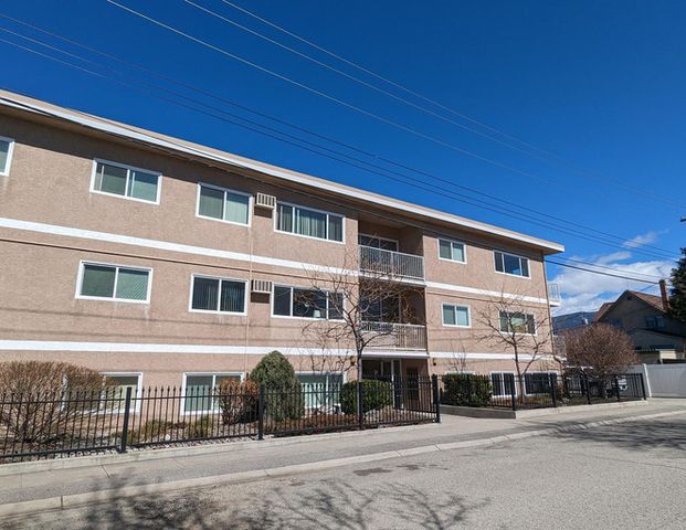 Penticton Sunburst | 223 Victoria Drive, Penticton - Photo 1