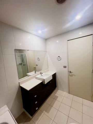 2 bed 2 bath - Photo 5