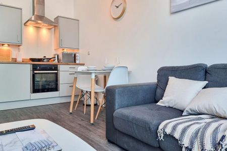 1 bedroom serviced apartment to rent - Photo 5