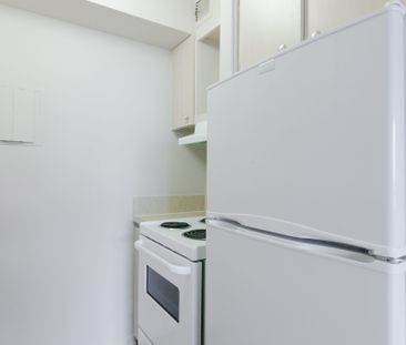 1975 Maisonneuve Blvd West - Photo 2