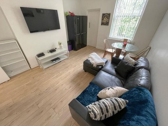 7 bedroom semi-detached house to rent - Photo 1