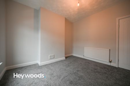 2 bed terraced house to rent in Sparrow Terrace, Newcastle, Staffordshire - Photo 5