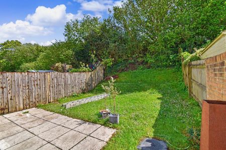 3 bedroom terraced house to rent - Photo 3