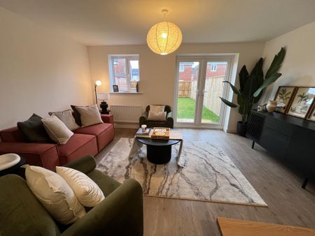 3 bedroom semi-detached house to rent - Photo 2