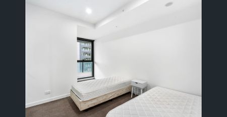 Contemporary City Living with Space & Convenience - Photo 2