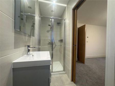 4 bedroom detached house to rent - Photo 3