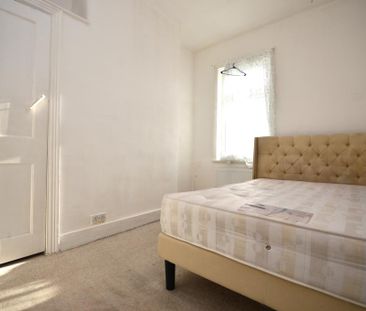 3 bedroom end of terrace house to rent - Photo 6