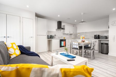 1 Bed Flat, Woodbine Street, L5 - Photo 3